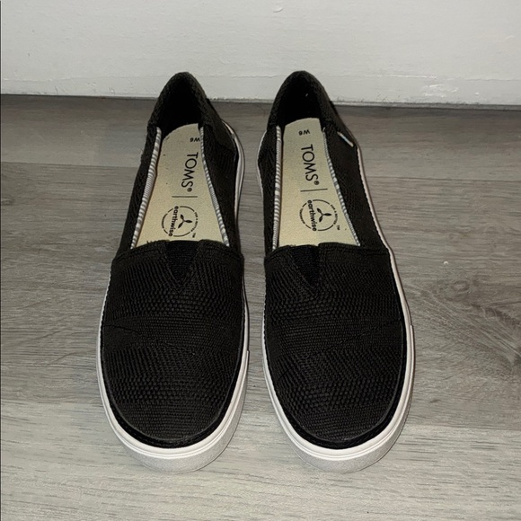 TOMS Earthwise Black Slip-On Sneakers – Women’s Size 6 - Picture 1 of 7